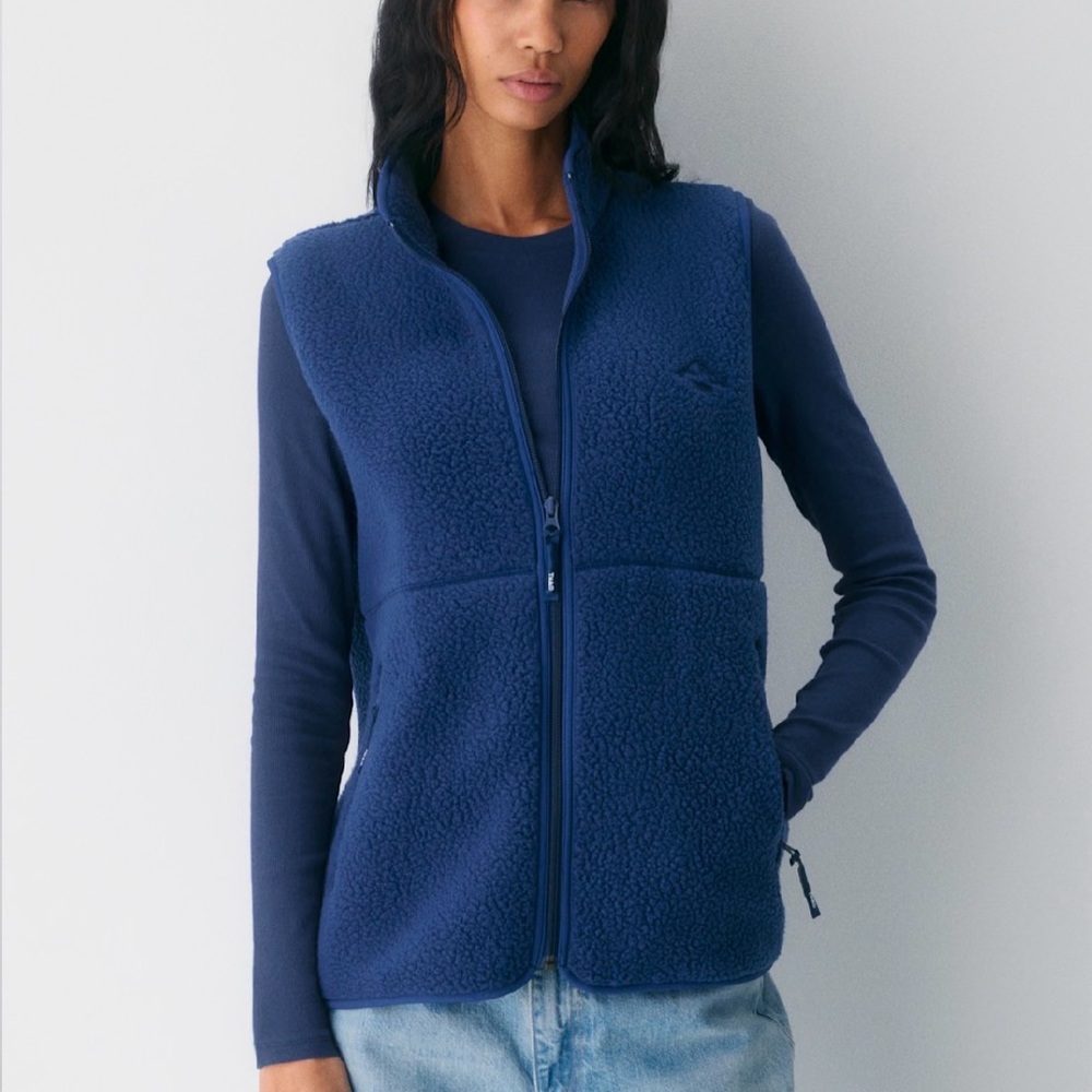 Aritzia Polartec® Thermal Pro™ Mockneck Vest - Small - Bryon Blue
